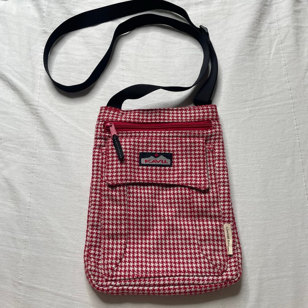 Kavu Red Houndstooth Print Crossbody Bag Casual Everyday Lightweight